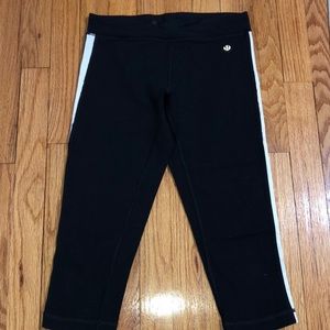 Lululemon athletica black and white‎ capri leggings